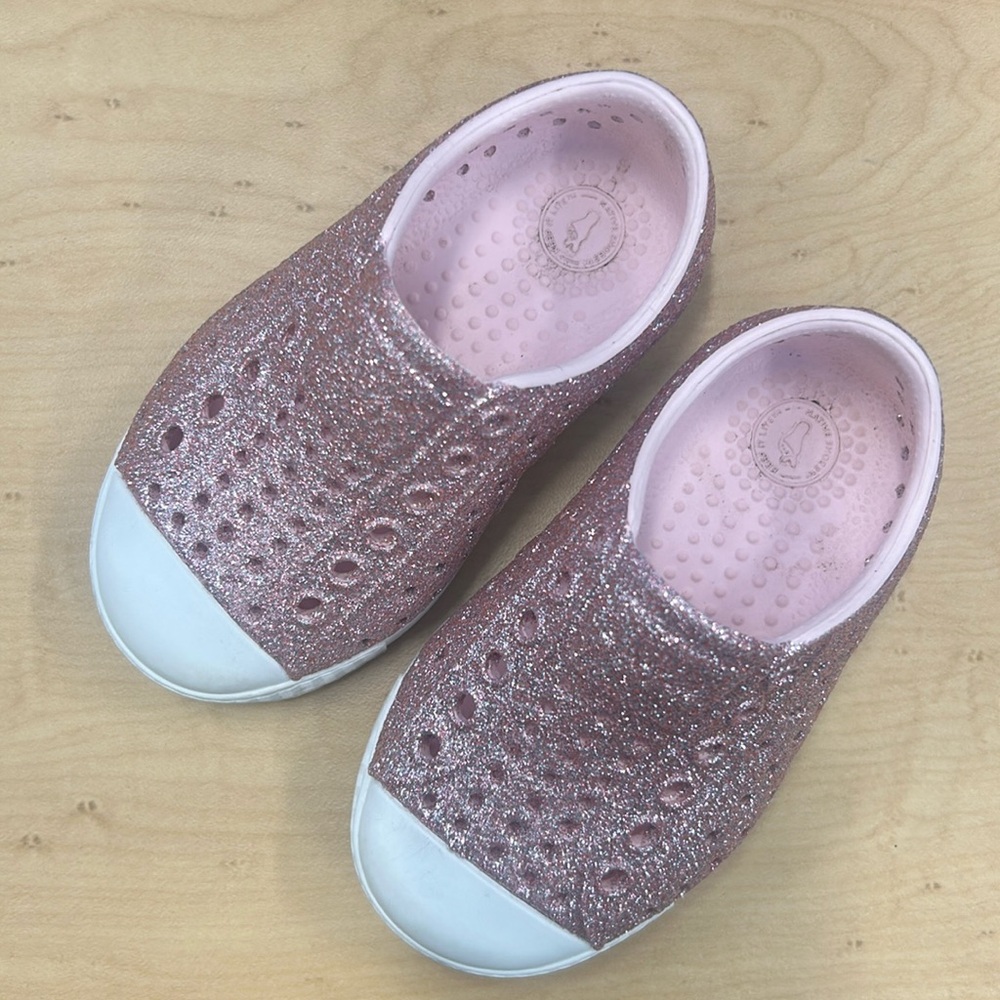 Toddler Native Shoes, Size 5